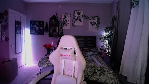 Lydia Mooney online show from February 20, 3:12 am