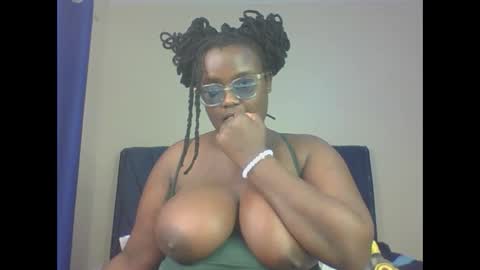 Snapshot of montel22 chatting on December 6, 3:30 am montel22 online show from December 6, 3:30 am