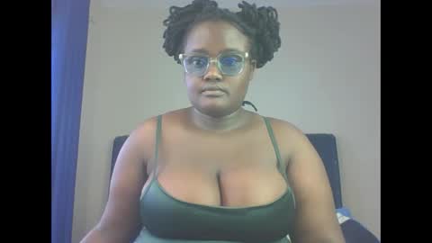 Snapshot of montel22 chatting on December 6, 10:16 am montel22 online show from December 6, 10:16 am