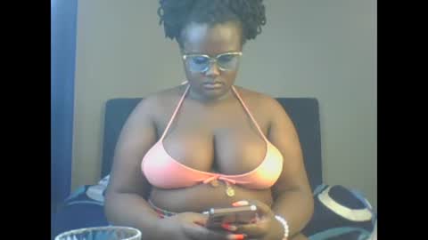 Snapshot of montel22 chatting on December 7, 2:31 am montel22 online show from December 7, 2:31 am