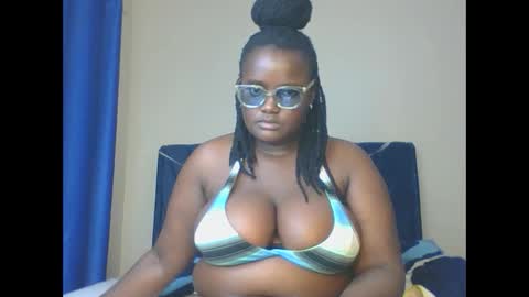 Snapshot of montel22 chatting on February 1, 2:16 am montel22 online show from February 1, 2:16 am