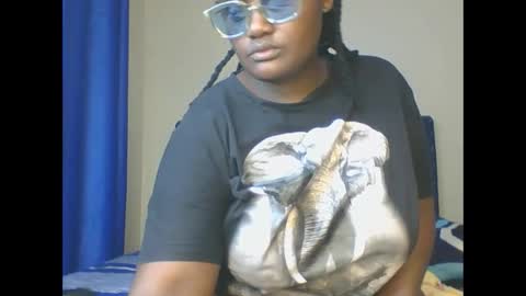 Snapshot of montel22 chatting on February 4, 4:05 am montel22 online show from February 4, 4:05 am