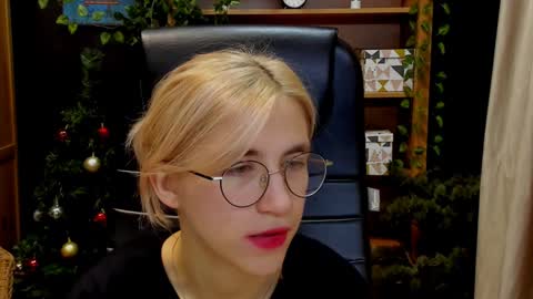 Katrin online show from December 15, 4:26 pm