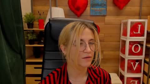 Katrin online show from February 25, 4:21 pm