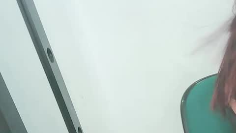 Snapshot of moon_0711 chatting on November 22, 7:18 am moon_0711 online show from November 22, 7:18 am