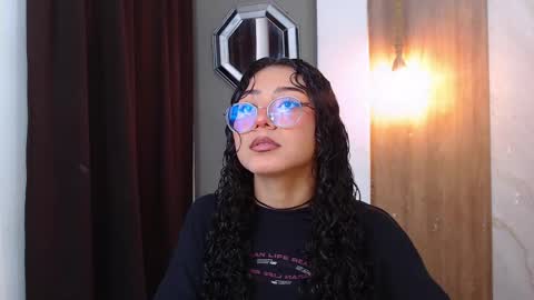 moon_and_fire_ online show from April 3, 5:38 am