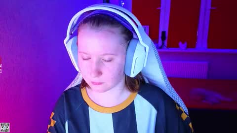 Lola online show from November 7, 3:12 pm