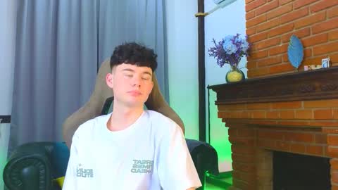 moon_gloww online show from February 17, 12:45 pm