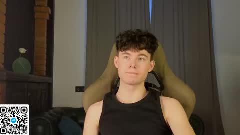 Snapshot of moon_gloww chatting on March 8, 5:22 am moon_gloww online show from March 8, 5:22 am