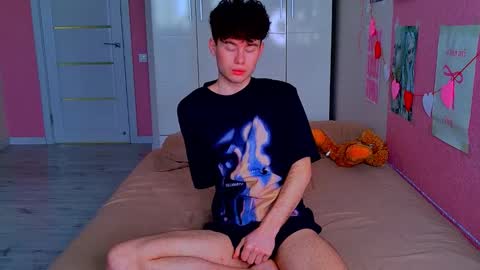 Snapshot of moon_gloww chatting on March 21, 2:38 am moon_gloww online show from March 21, 2:38 am