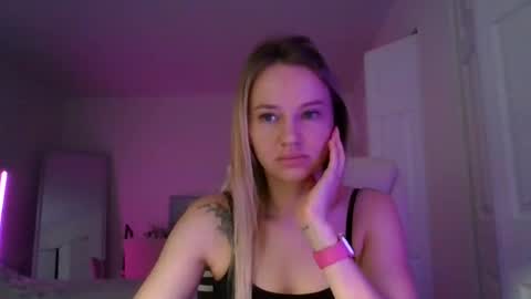 moon_light_girl online show from June 13, 11:30 am