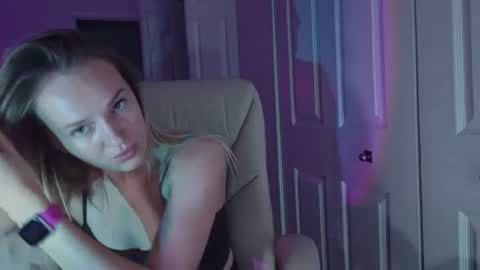 moon_light_girl online show from July 6, 1:13 am