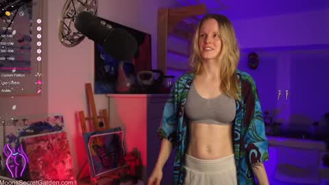 Snapshot of moon_nymph chatting on January 24, 7:07 pm Moon Nymph online show from January 24, 7:07 pm