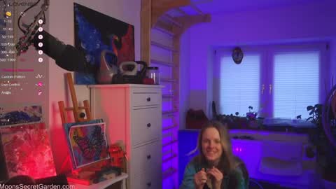 Snapshot of moon_nymph chatting on January 25, 7:49 am Moon Nymph online show from January 25, 7:49 am