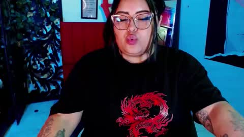 moon_sunflowers online show from November 19, 12:21 am