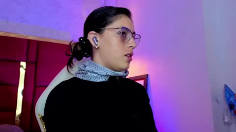 Snapshot of moon_winy chatting on May 25, 11:16 am Winy online show from May 25, 11:16 am
