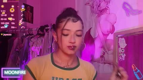 Snapshot of moonfiredance chatting on October 21, 10:05 am Nicky online show from October 21, 10:05 am