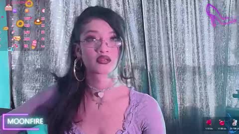 Snapshot of moonfiredance chatting on November 7, 7:03 pm Nicky online show from November 7, 7:03 pm