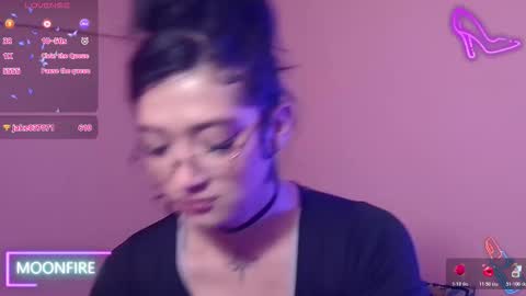 Snapshot of moonfiredance chatting on November 21, 10:47 am Nicky online show from November 21, 10:47 am