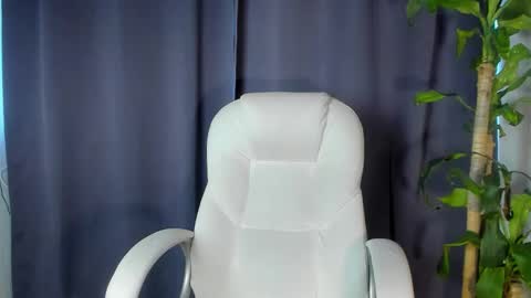 moonie_baddie31 online show from January 6, 8:12 pm