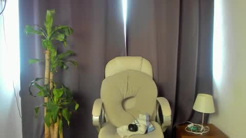 moonie_baddie31 online show from January 8, 6:54 pm