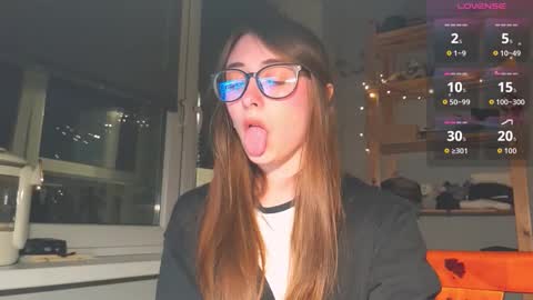 Snapshot of moonlight__lovers chatting on February 15, 6:37 pm Dana online show from February 15, 6:37 pm