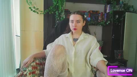 Snapshot of moonlight_sonataa chatting on May 17, 6:33 am moonlight_sonataa online show from May 17, 6:33 am