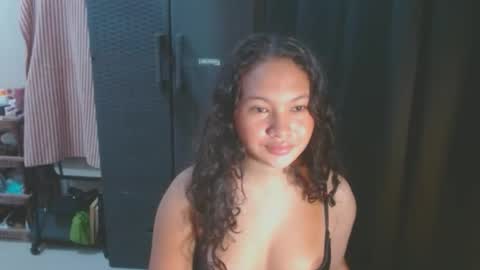 Snapshot of moonlight_xxx chatting on December 18, 12:38 am moon online show from December 18, 12:38 am