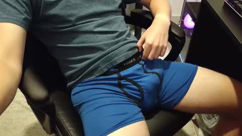 Snapshot of moonlighter7 chatting on October 25, 1:35 am moonlighter7 online show from October 25, 1:35 am