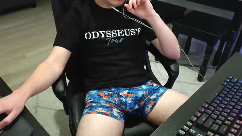 Snapshot of moonlighter7 chatting on December 16, 2:49 am moonlighter7 online show from December 16, 2:49 am