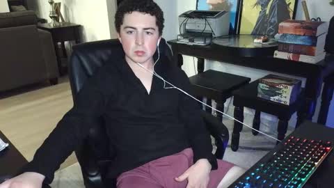 Snapshot of moonlighter7 chatting on March 26, 12:17 am moonlighter7 online show from March 26, 12:17 am