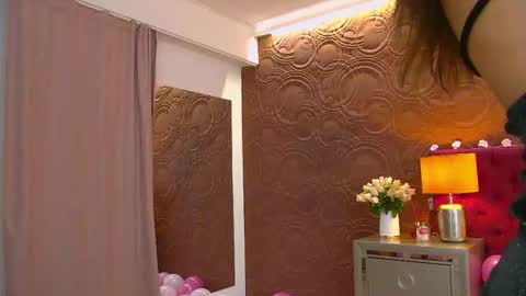 moonligt_iris online show from February 19, 5:47 am