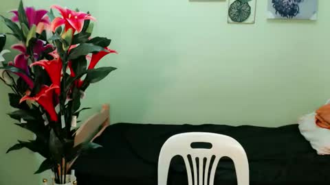 Snapshot of moonlit_tala chatting on February 12, 2:50 am Moonlit Tala online show from February 12, 2:50 am