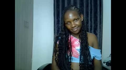 Moonlitdesire0 online show from May 16, 9:13 pm
