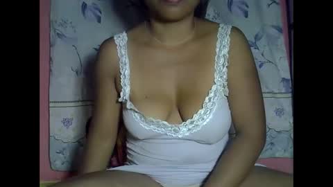 moonlovelyxx online show from December 28, 3:04 am