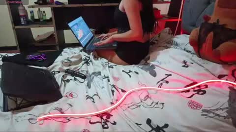moonvelvetduo online show from July 28, 8:52 pm