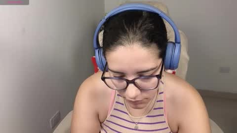 Moon Woman online show from December 20, 4:52 am