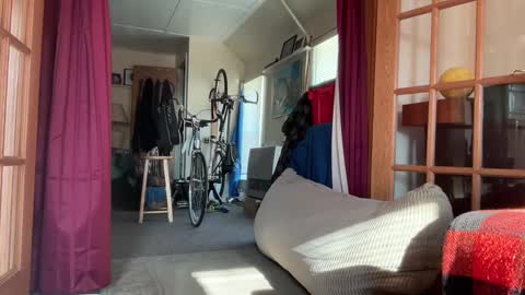 Moon online show from March 1, 3:27 pm