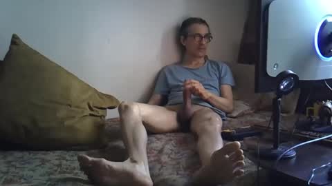 Snapshot of moovurey16 chatting on February 10, 2:48 am Alex online show from February 10, 2:48 am