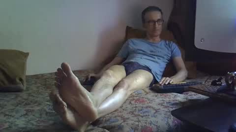 Snapshot of moovurey16 chatting on May 8, 1:55 am Alex online show from May 8, 1:55 am