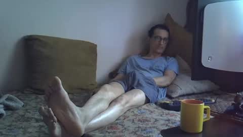 Snapshot of moovurey16 chatting on May 19, 1:22 am Alex online show from May 19, 1:22 am