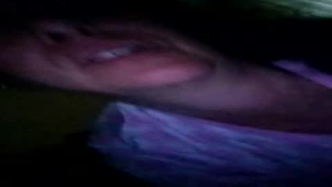 Snapshot of moren_1101 chatting on June 30, 2:40 pm moren_1101 online show from June 30, 2:40 pm