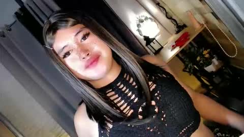 Snapshot of morenaaries12 chatting on October 19, 11:44 am MIA online show from October 19, 11:44 am