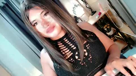 Snapshot of morenaaries12 chatting on November 6, 2:29 pm MIA online show from November 6, 2:29 pm