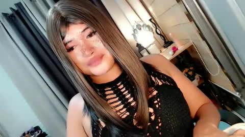 Snapshot of morenaaries12 chatting on November 8, 2:50 pm MIA online show from November 8, 2:50 pm