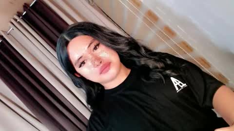 Snapshot of morenaaries12 chatting on November 19, 9:20 am MIA online show from November 19, 9:20 am