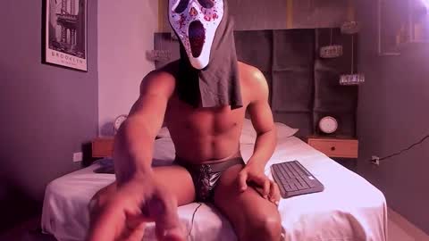 Mmorenito online show from October 31, 7:59 pm