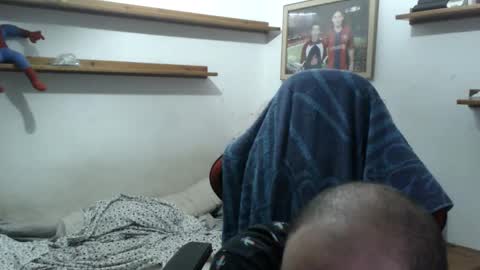 Snapshot of morenoch19 chatting on October 25, 6:13 pm alejo online show from October 25, 6:13 pm