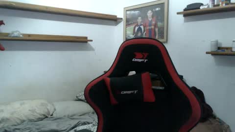 Snapshot of morenoch19 chatting on October 28, 7:16 pm alejo online show from October 28, 7:16 pm