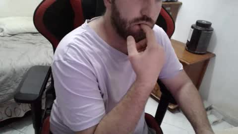 Snapshot of morenoch19 chatting on November 20, 6:51 pm alejo online show from November 20, 6:51 pm